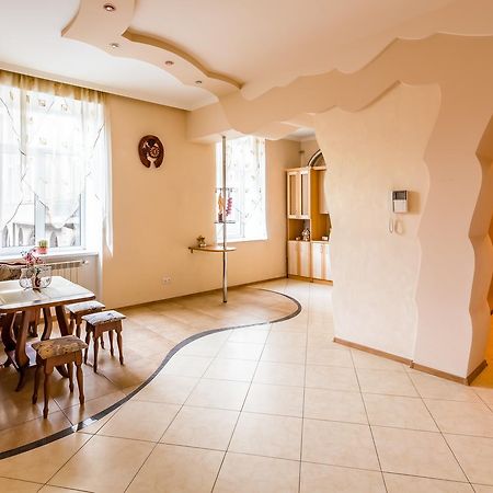 Alfa Apartments Rynok Square 30 Lviv Dış mekan fotoğraf