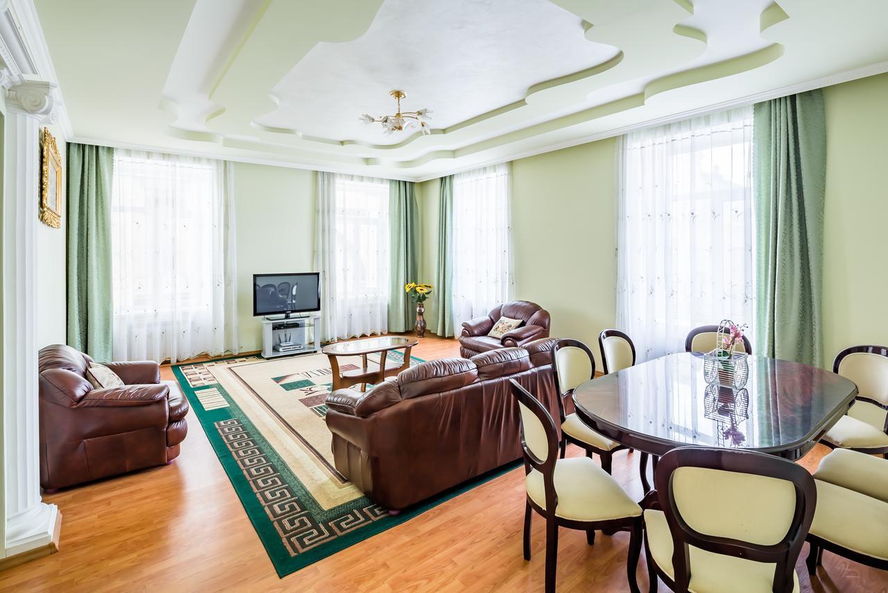 Alfa Apartments Rynok Square 30 Lviv Dış mekan fotoğraf