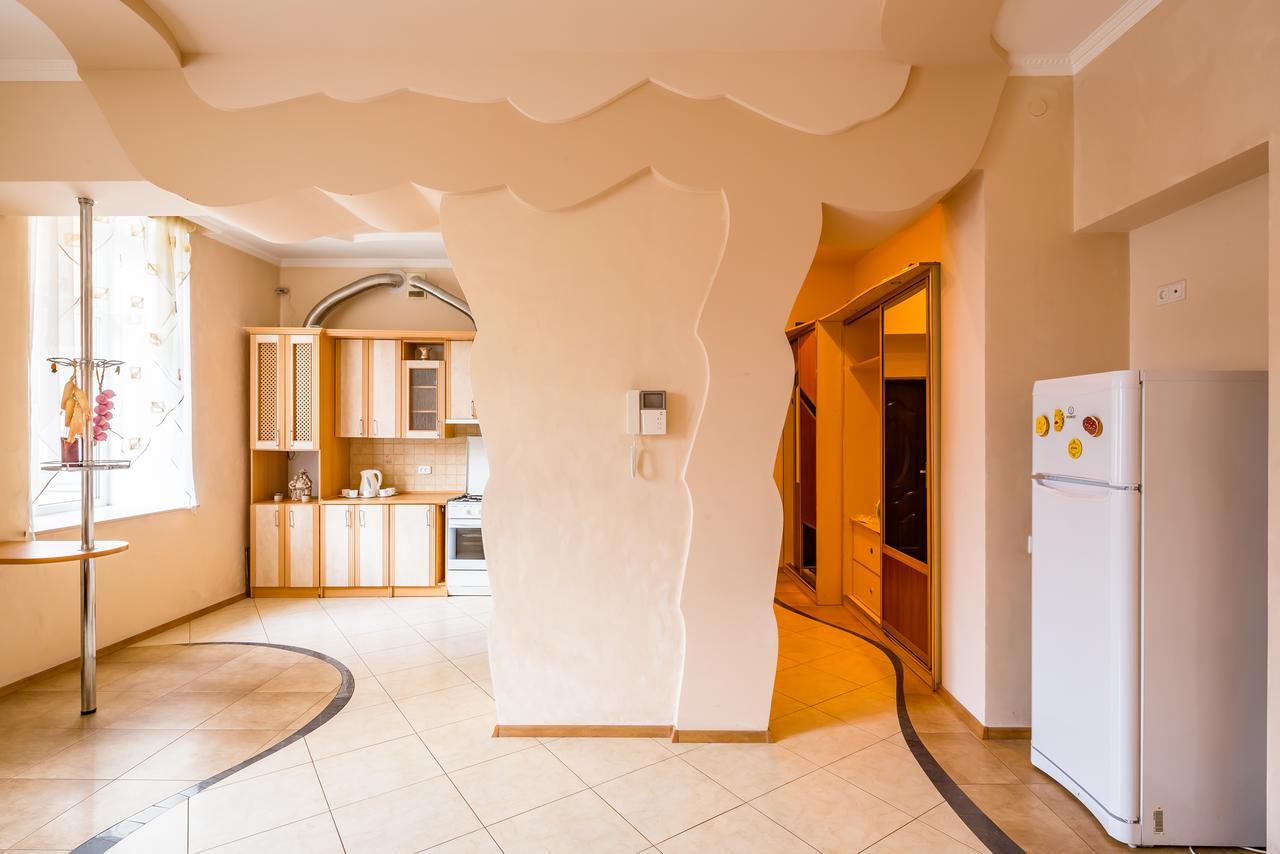 Alfa Apartments Rynok Square 30 Lviv Dış mekan fotoğraf