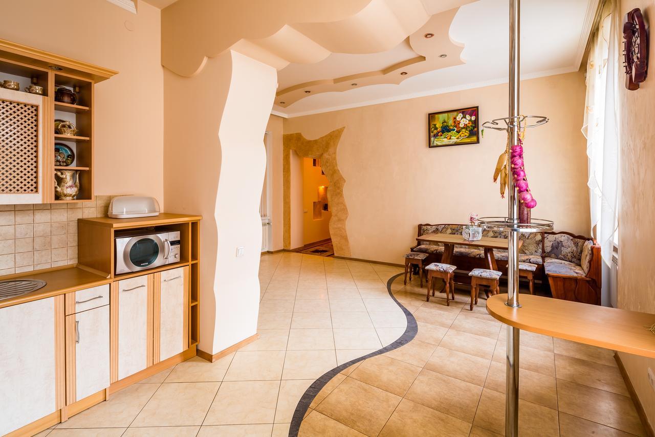 Alfa Apartments Rynok Square 30 Lviv Dış mekan fotoğraf